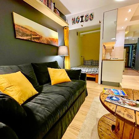 Forum Metro Wifi 1Gbs 70'Tv Netflix Hbo Appletv Warsaw Luaran gambar