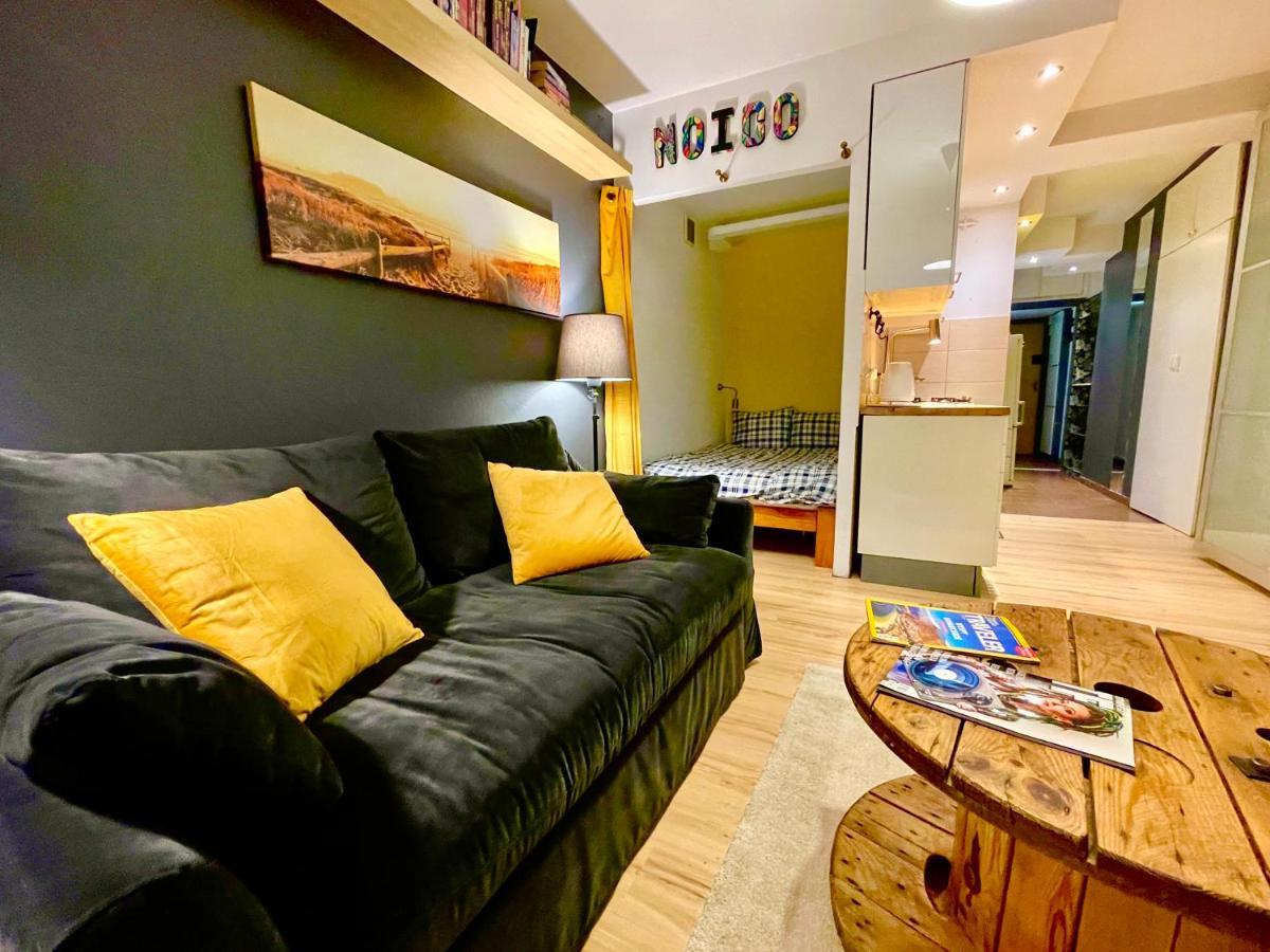 Forum Metro Wifi 1Gbs 70'Tv Netflix Hbo Appletv Warsaw Luaran gambar